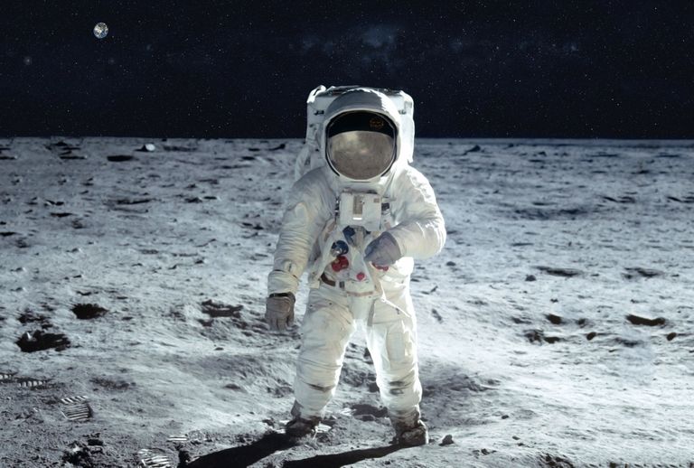 Arvutijoonistus astronaudist Kuul