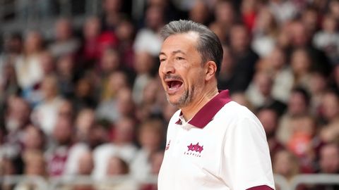 Banki uzsver nopietnu problēmu spēlē pret Grieķiju, kas jāņem vērā