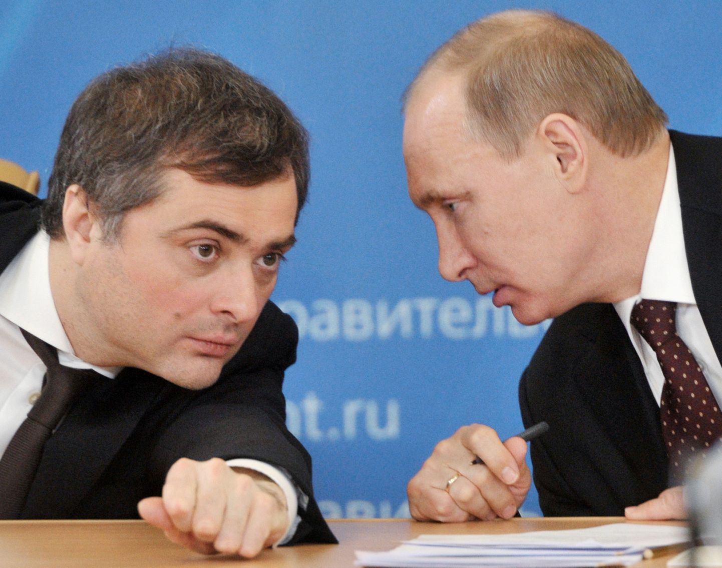 Vladimir Putin ja Vladislav Surkov.