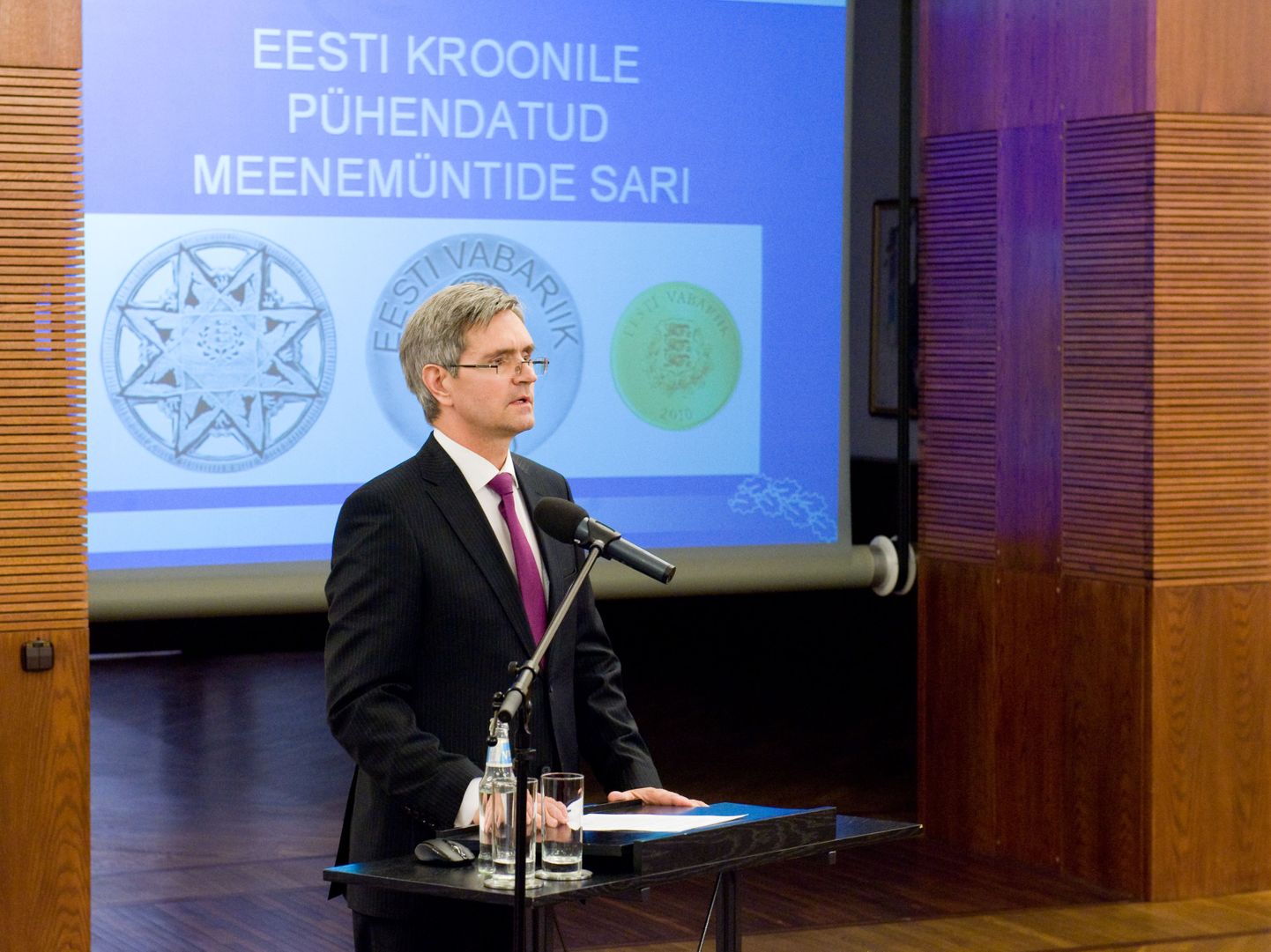 Eesti Panga president Andres Lipstok võib täna saada endale mantlipärija.