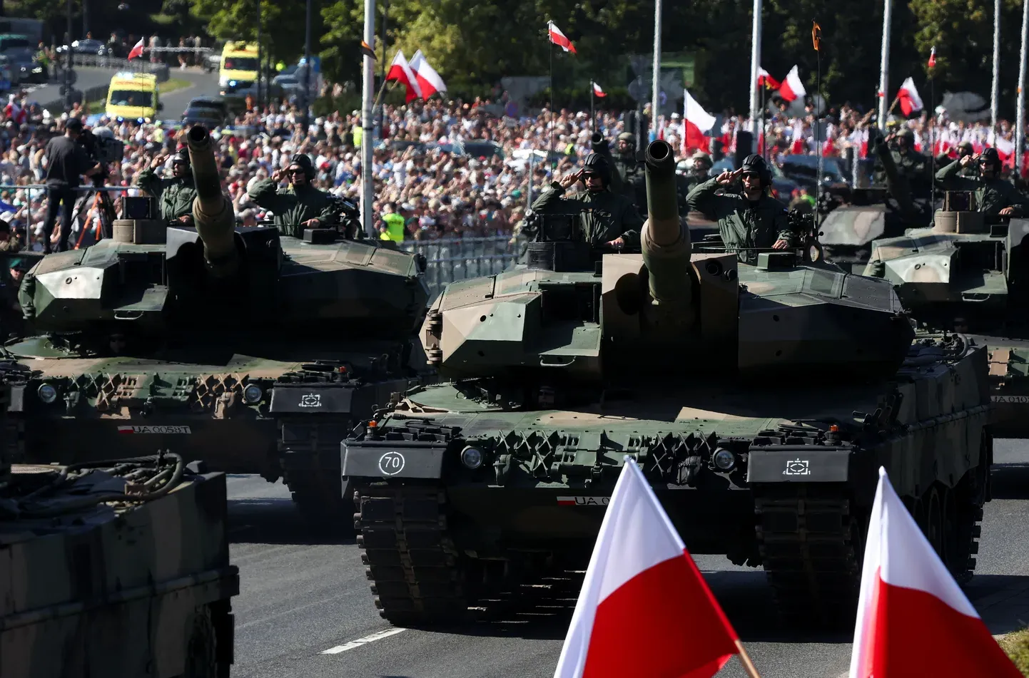 Польские танки Leopard 2PL на военном параде.