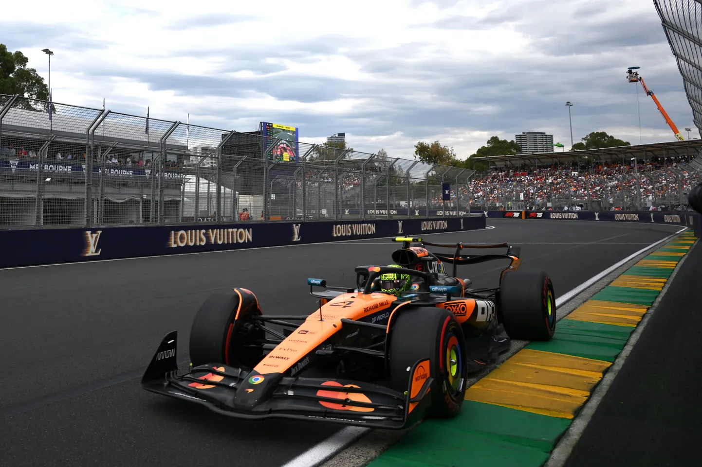 Melbourne'i GP kvalifikatsiooni võitis Lando Norris.