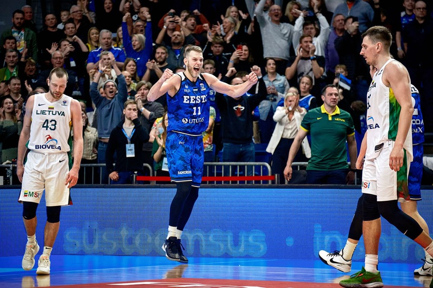Igaunijas basketbolists Sīms Sanders Vene