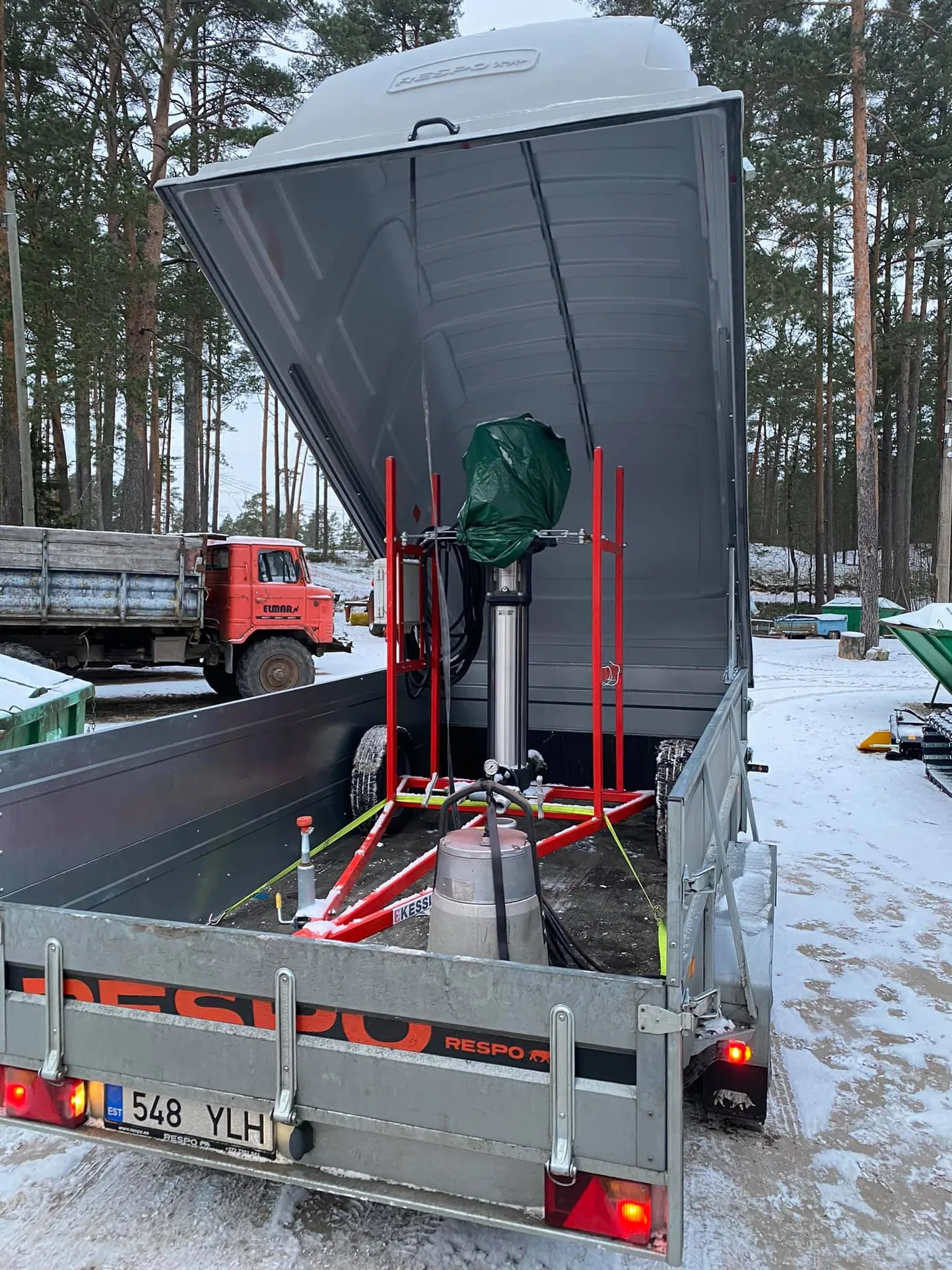 Lumetootmispumbad toodi Jõulumäe tervisespordikeskusest.
