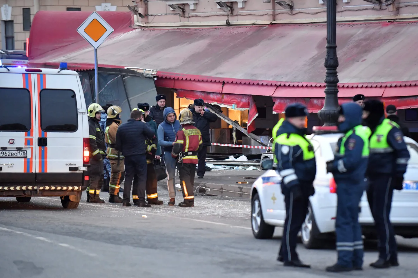 Sprādziens kafejnīcā Sanktpēterburgā, kur tika nogalināts militārais blogeris Vladlens Tatarskis.