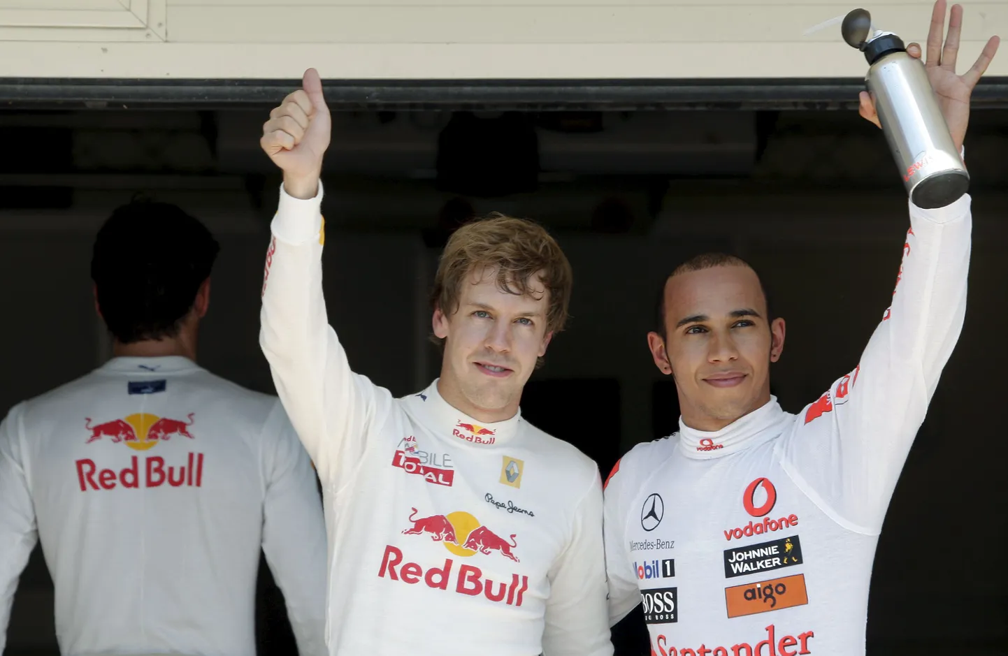 Sebastian Vettel (vasakul) ja Lewis Hamilton