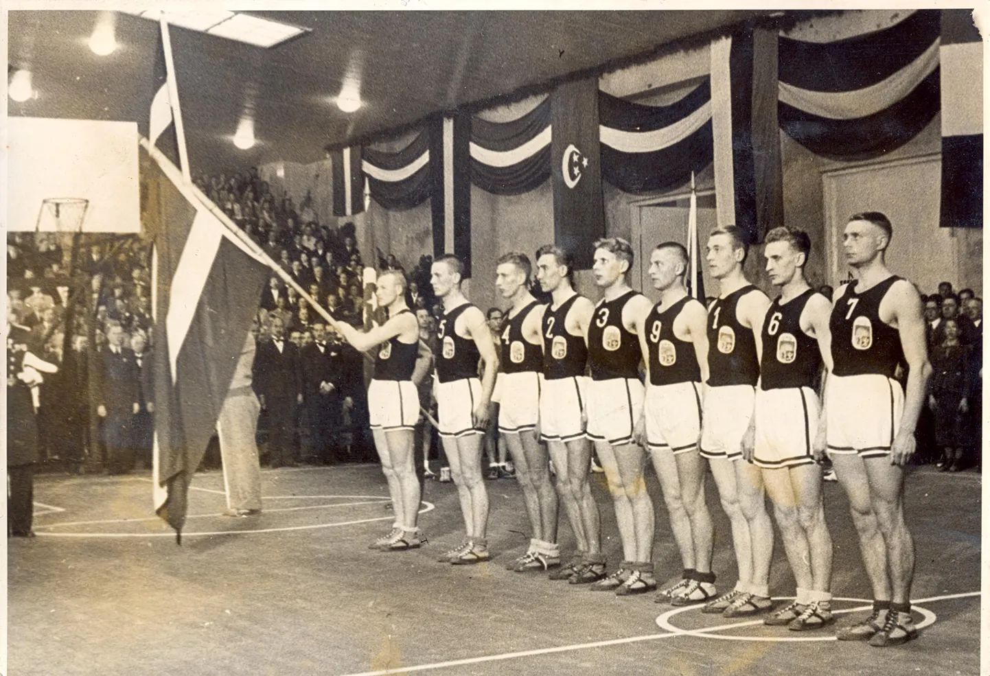 Latvijas vīriešu basketbola izlase 1937. gada Eiropas čempionātā Rīgā