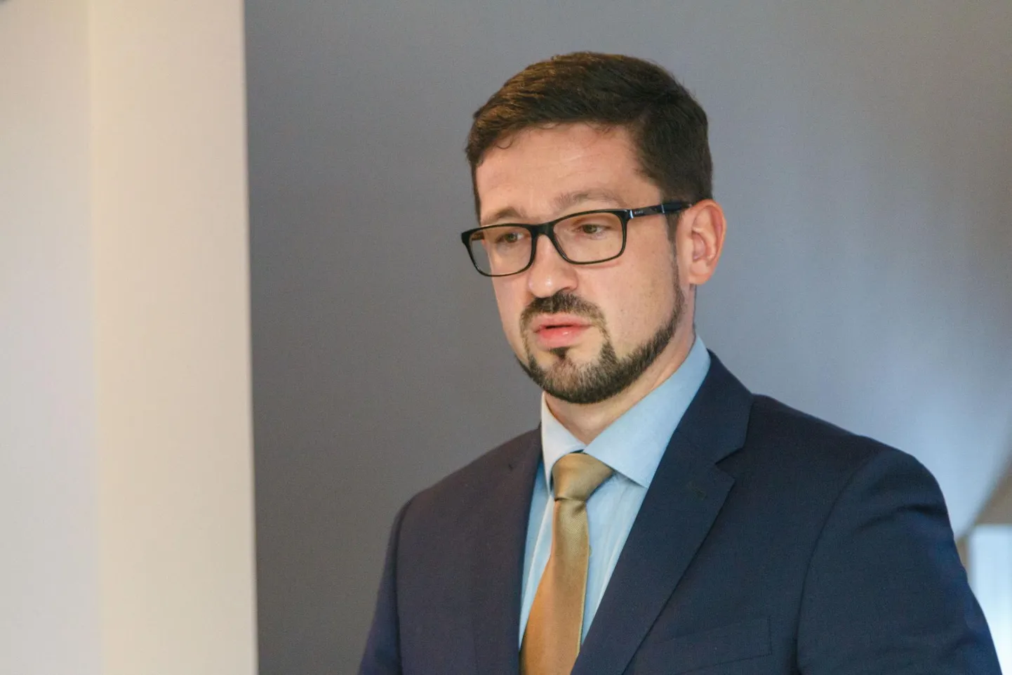 Keskerakonna Valgamaa piirkonna juhatus moodustada läbirääkimiste delegatsiooni eesotsas juhatuse esimehe Alar Näämega (pildil), et sõlmida uus koalitsioonileping oma valijatele antud lubaduste täitmiseks.