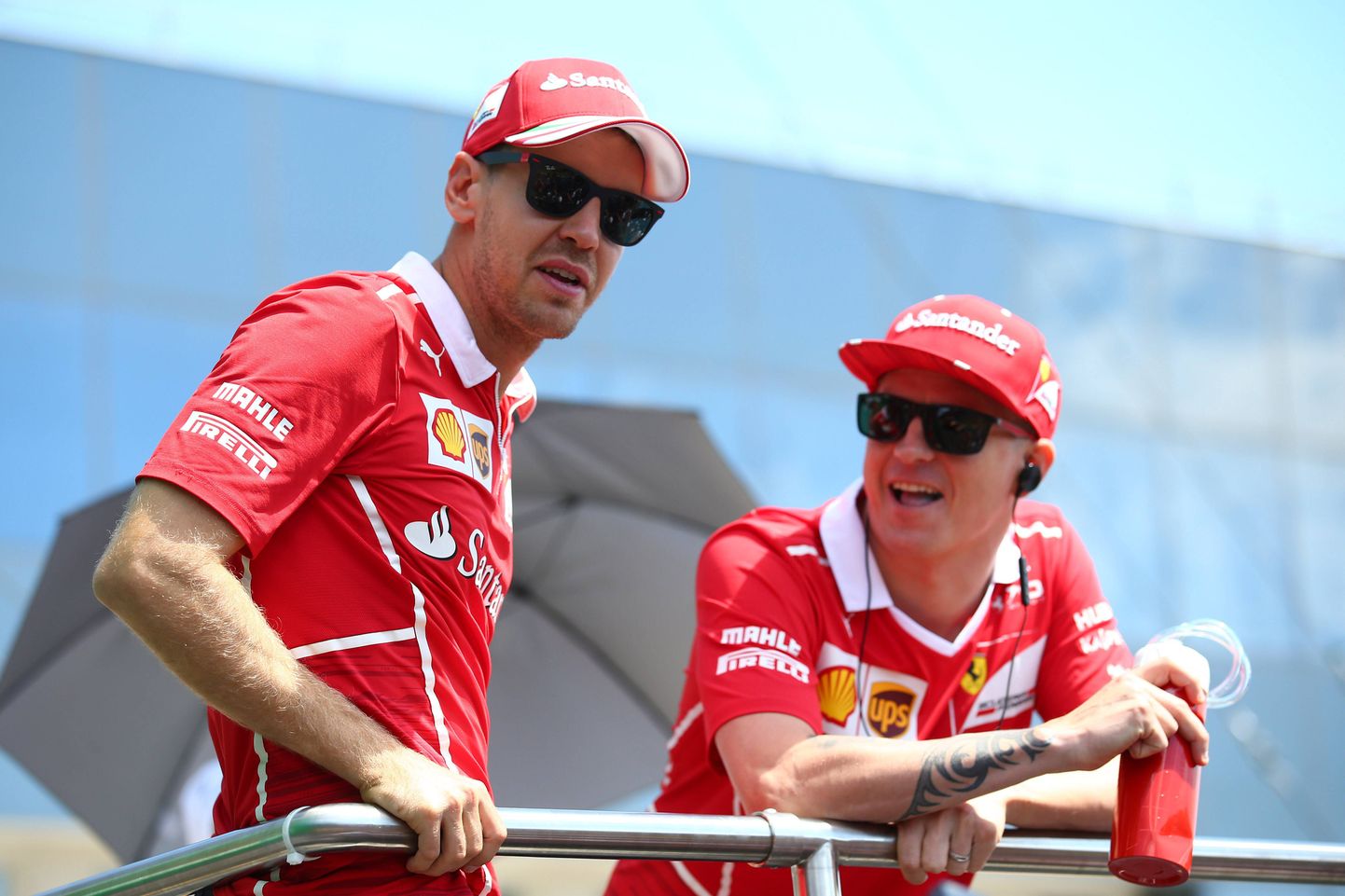 Sebastian Vettel (vasakul) ja Kimi Räikkönen.