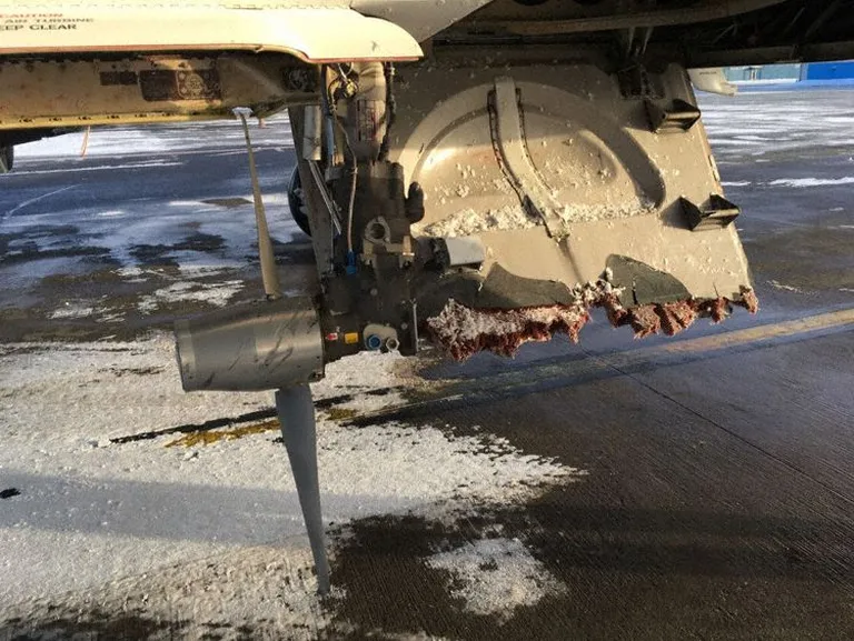 See pilt tekitas juba päev pärast hädamaandumist kahtluse, et Smartlynxi A320-214 maandus seiskunud mootoritega.