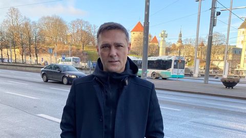 Начинаются гастроли Юрия Шатунова в Эстонии, певец уже гуляет по площади Вабадузе