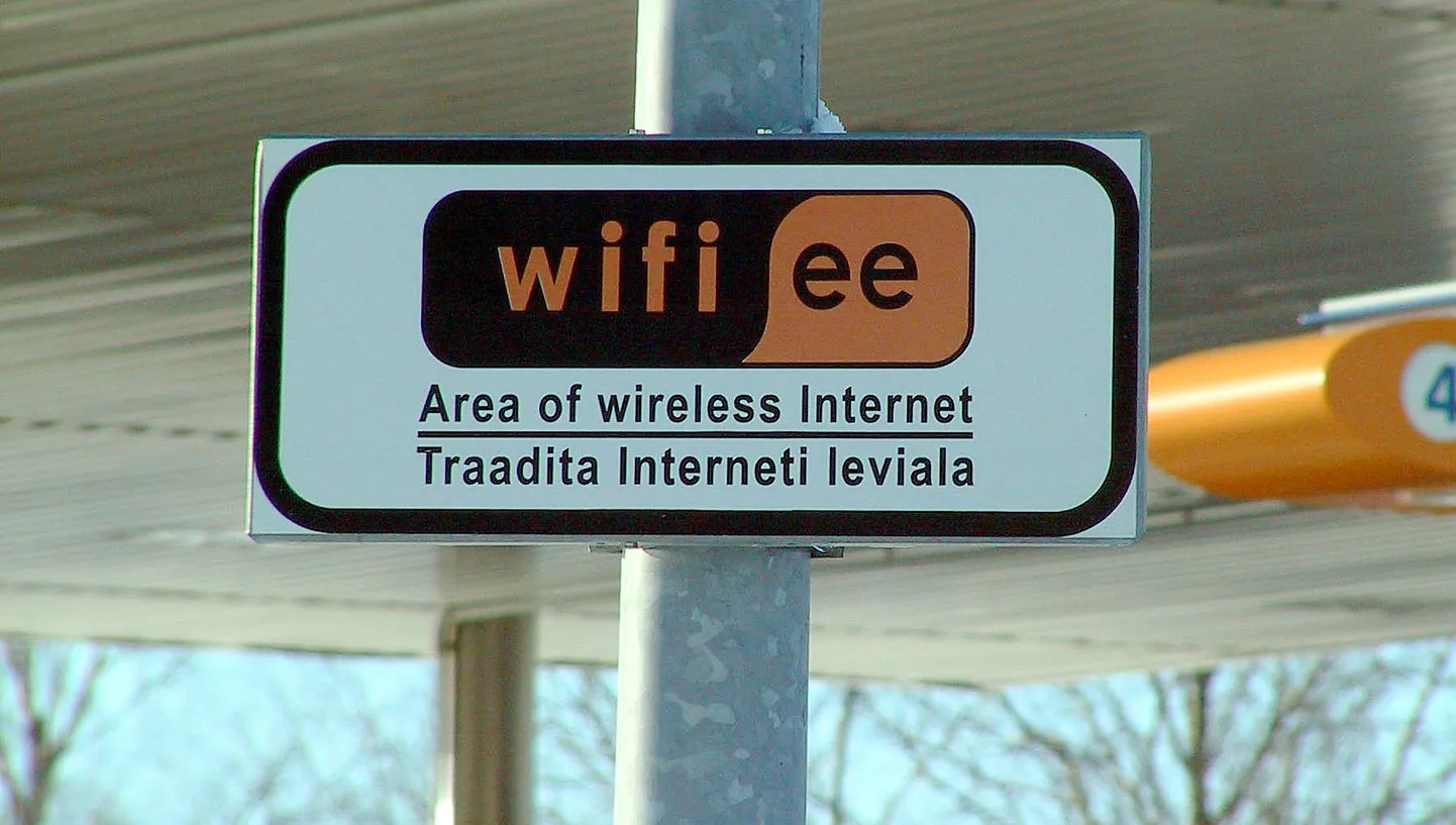 Traadita interneti levialad on paljudes teenindusasutustes, kuid need on sageli lukustatud salasõnade abil. Omavalitsused saavad Euroopa Liidu toel aga rajada tasuta wifi alasid sinna, kuhu kõige tarvilikumaks peavad.
