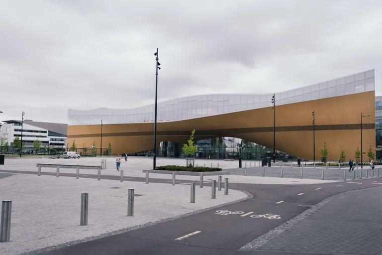 Helsingi linnaraamatukogu Oodi välisvaade.