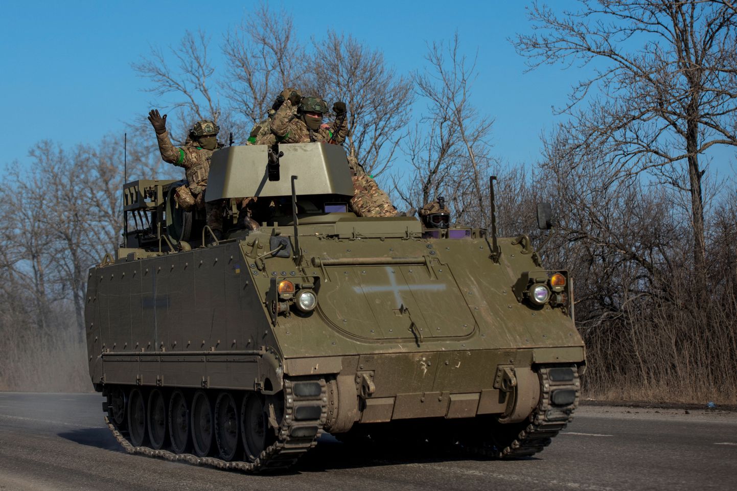 Ukraina sõdurid M113 soomukil Bahmut lähistel 4. märtsil 2023. aastal.