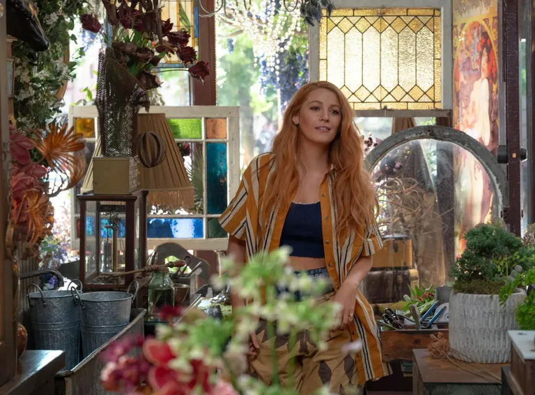 Blake Lively «Ei iial enam» osatäitmise juures on omamoodi huvitav, et ta isegi ei ürita: Lily on põhimõttelage, selgrootu ja naiivne.