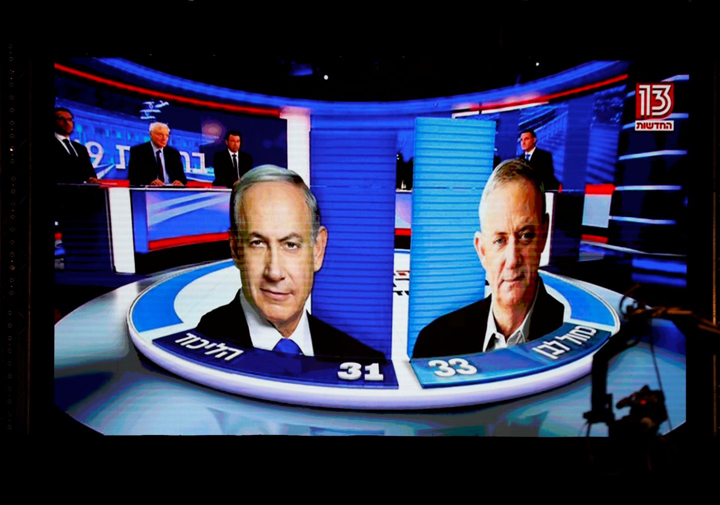 Iisraeli valimiste lävepakuküsitlused näitasid teisipäeval väga tasavägist seisu peaminister Benjamin Netanyahu ja tema rivaali opositsioonijuht Benny Gantzi vahel.