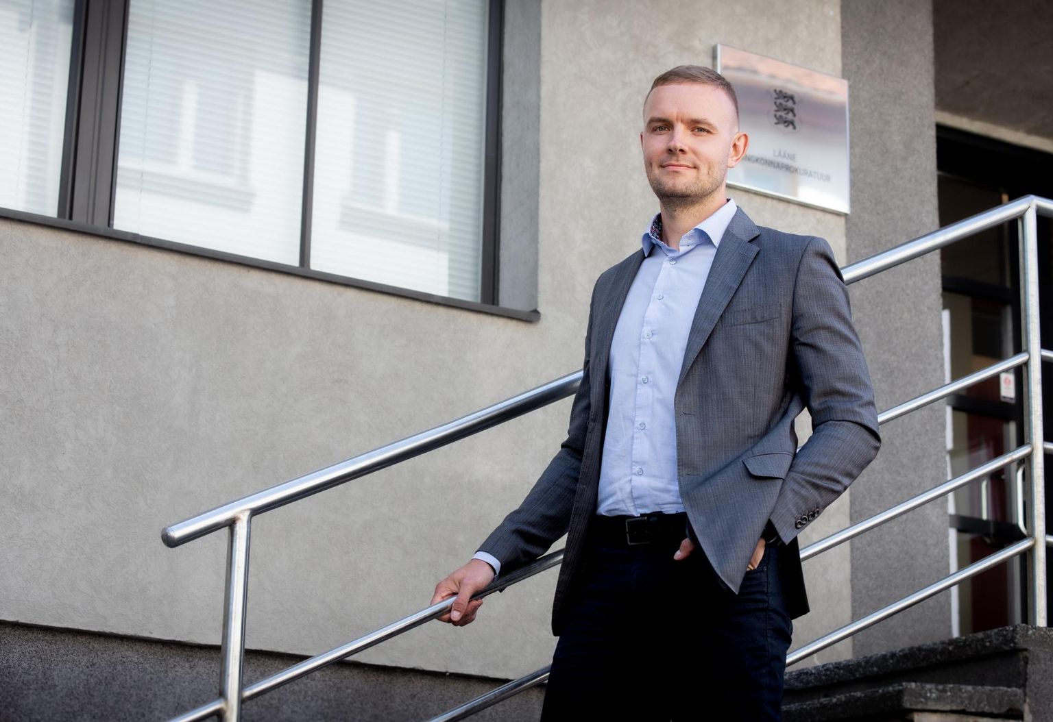 Lääne ringkonnaprokuratuur koondab kõik laste vastu toime pandud seksuaalkuriteod Pärnusse ühe prokuröri kätte. See prokurör on Olgerd Petersell. 