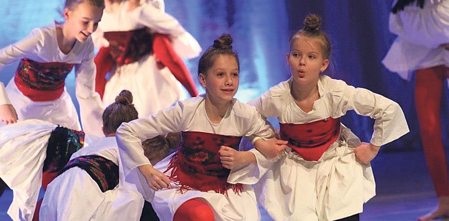 Janne Ristimetsa tantsustuudio lapsed võitsid nädalavahetusel Tallinnas “Koolitantsu” finaalis Eesti-teemalise tantsuga “Tšikiriki” laureaaditiitli.
