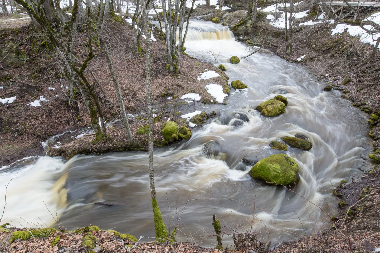 Водопад Алуоя.