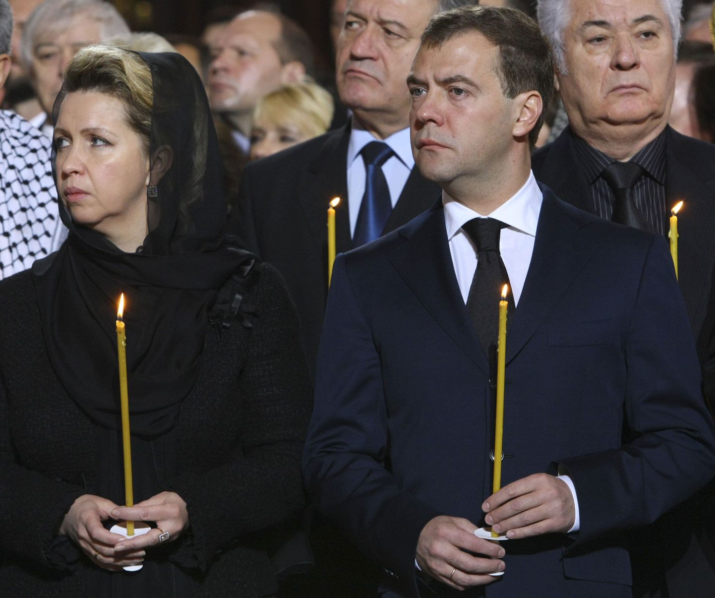 President Dmitri Medvedev koos abikaasa Svetlanaga täna Lunastaja Kristuse katedraalis.