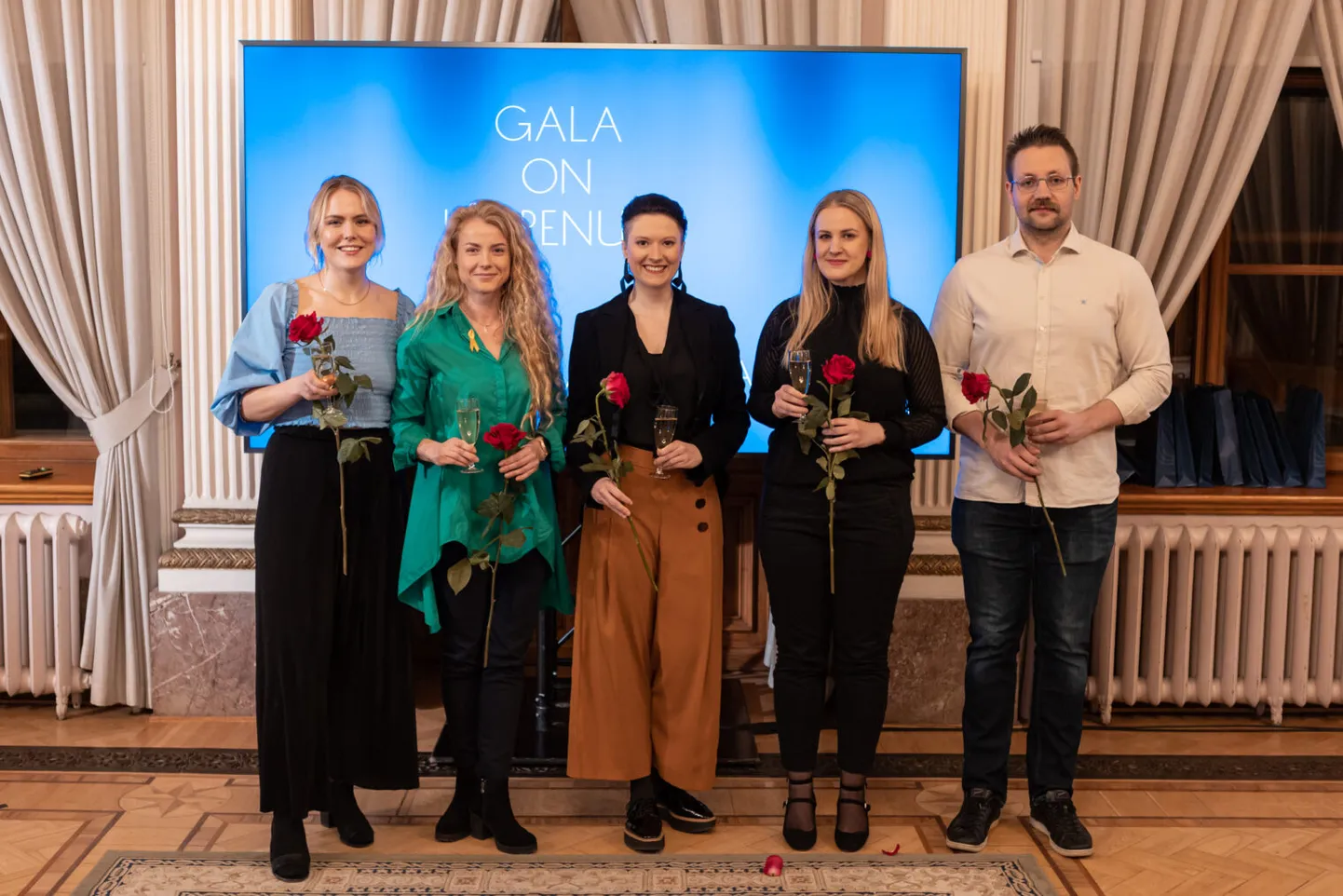 Konkursi viis parimat vasakult: Annette Miller, Keiu Paapsi, Kertu Liis Krigul, Madli Raudkivi ja Martin Sarap
