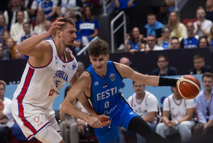 Toshakda mast qizlar