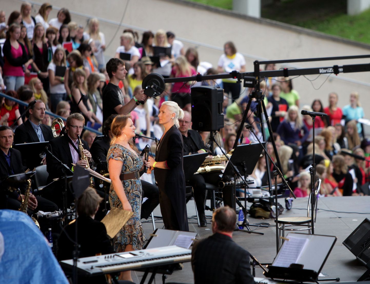 Tartu laululaval toimus 2012. aasta 30. juunil esimest korda popkooride laulupidu.