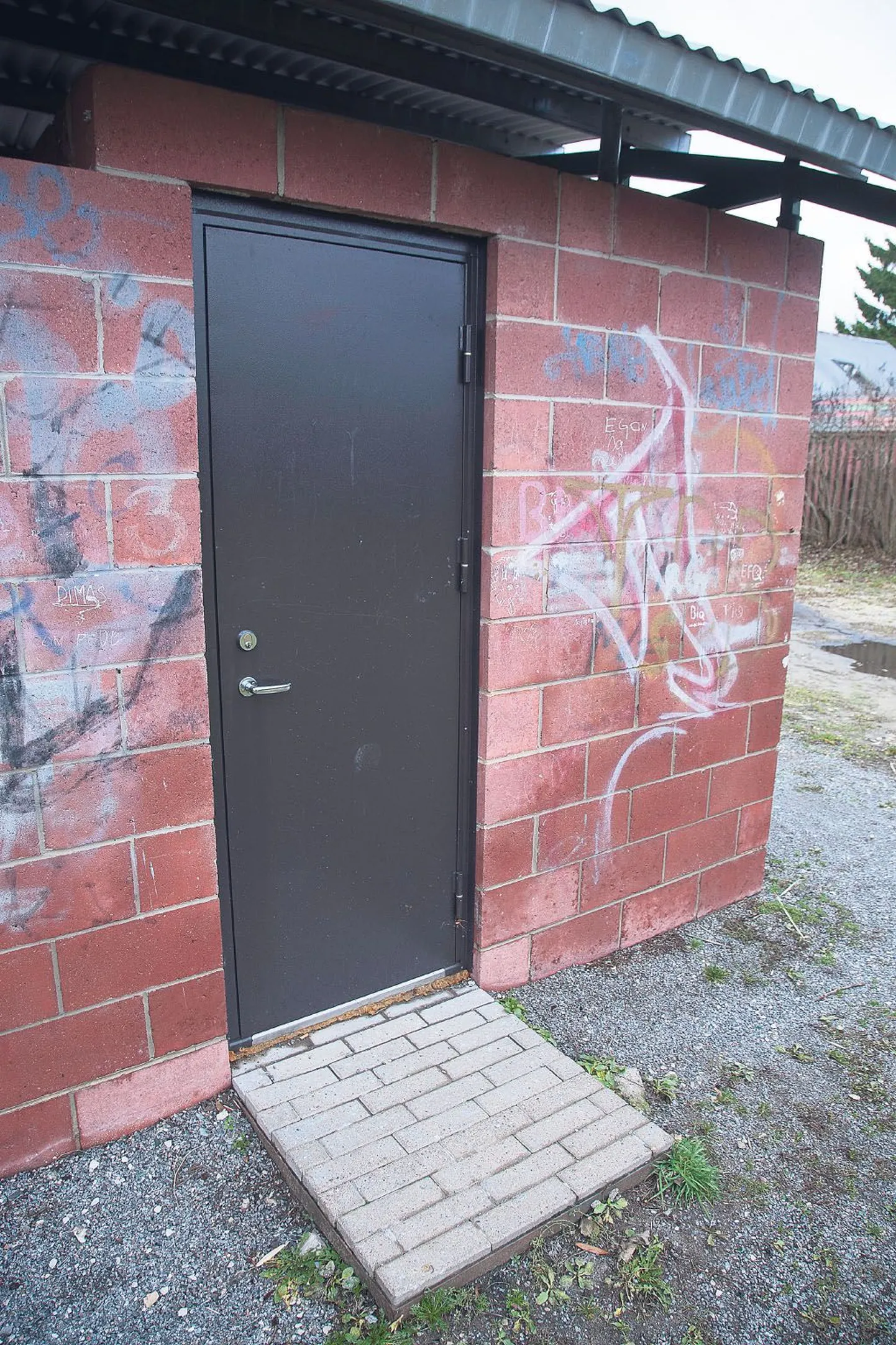 Avalikud väljakäigud on Pärnu linnavalitsuse meelest liiga tähtsusetud, et nende rajamist linna arengukavas planeerida.