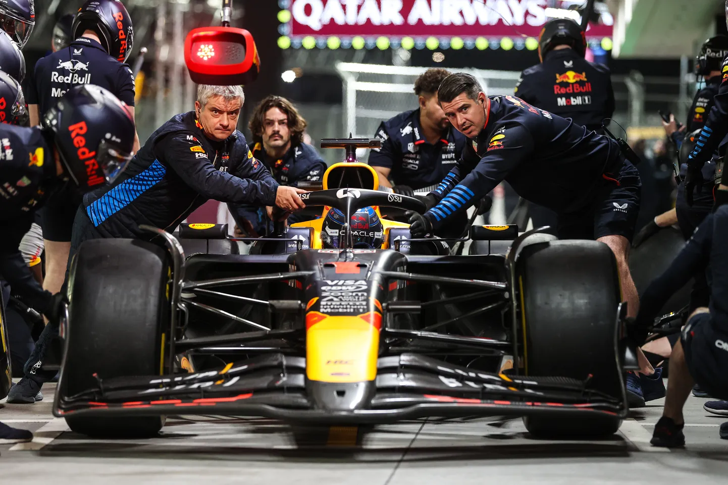 Max Verstappen Las Vegase tänavarajal.
