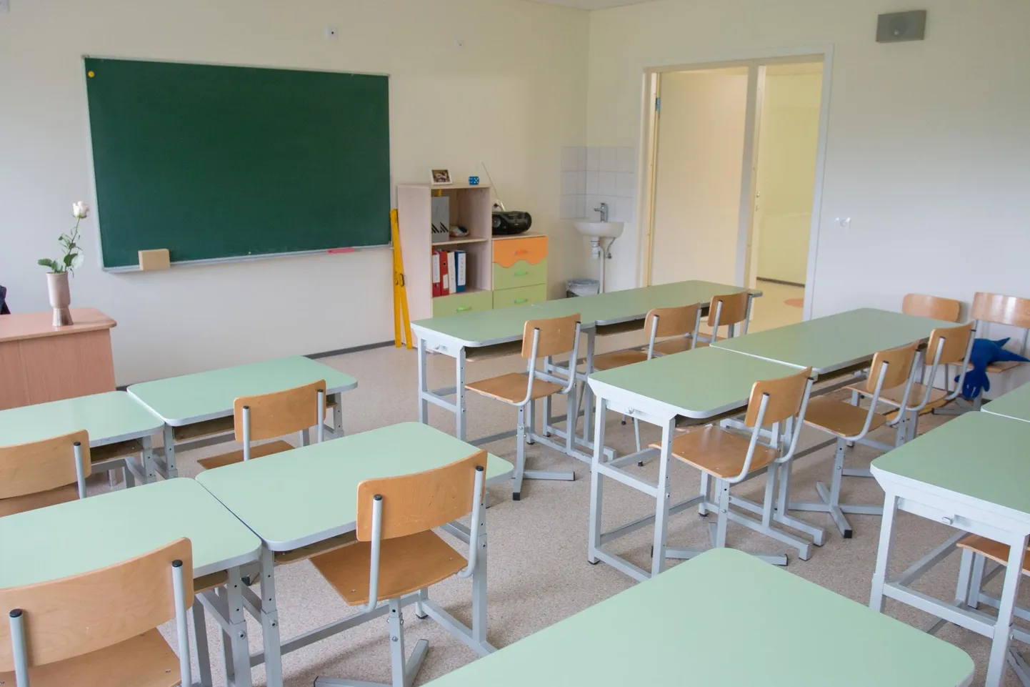 Paljud koolid näevad kurja vaeva, et sügisel oleks iga klassi ette õpetaja panna.