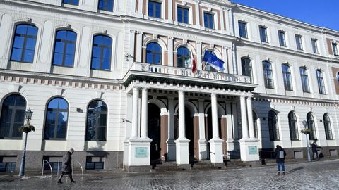 Rīgā par vairāk nekā piektdaļu pieaudzis mājokļa pabalsta saņēmēju skaits