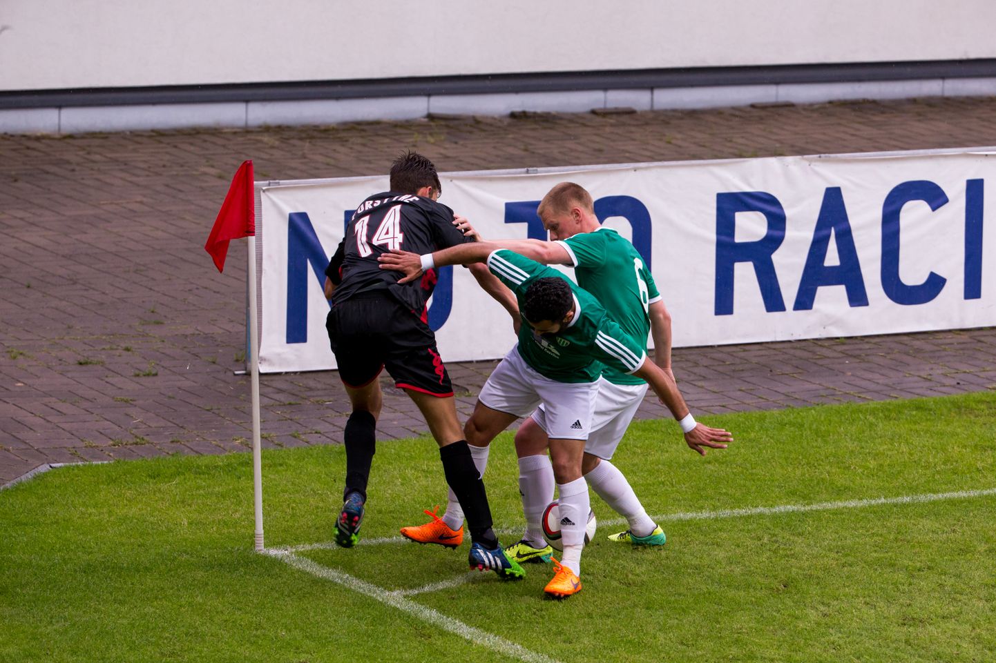 Tallinna Levadia jalgpalliklubi (rohelises) mängis viimati Meistrite liiga eelringis aastal 2015. Toona kaotati kahe mängu kokkuvõttes Põhja-Iirimaa klubile Crusaders.