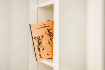 Imbi Paju raamat «Kirjanduskliinik».