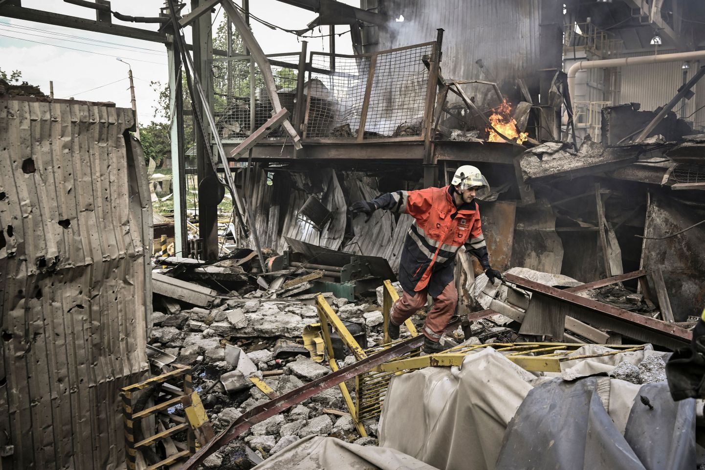 Tuletõrjujad Donbassis asuvas Bakhmutis.
