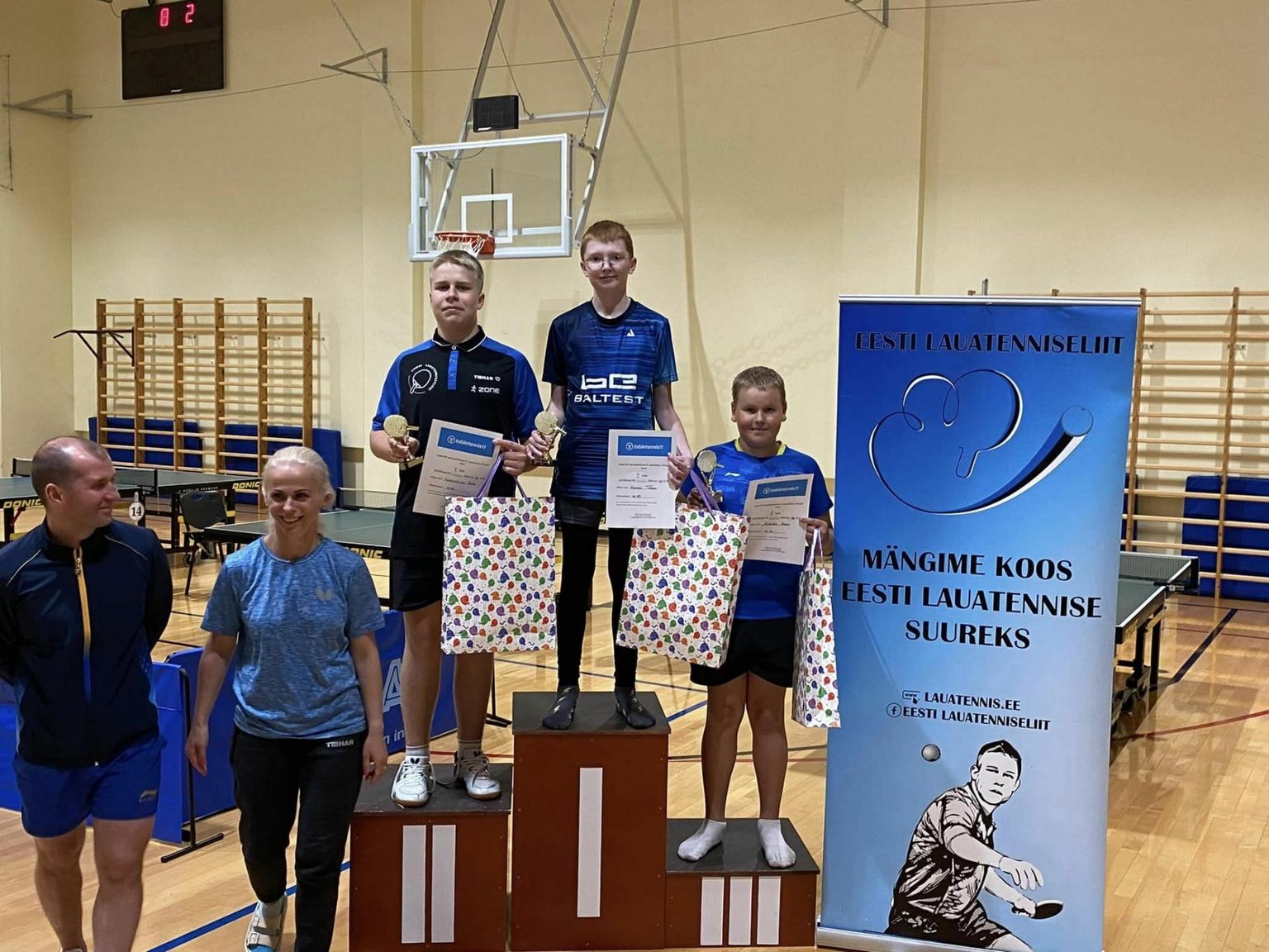 Henri Türk võitis Eesti lauatenniseliidu laste grand prix’ turniiril M-13 vanuseklassis nii viimase etapi kui üldarvestuses. Juuni keskel on tal võimalus mõõtu võtta Euroopa sama vanuseklassi paremikuga.