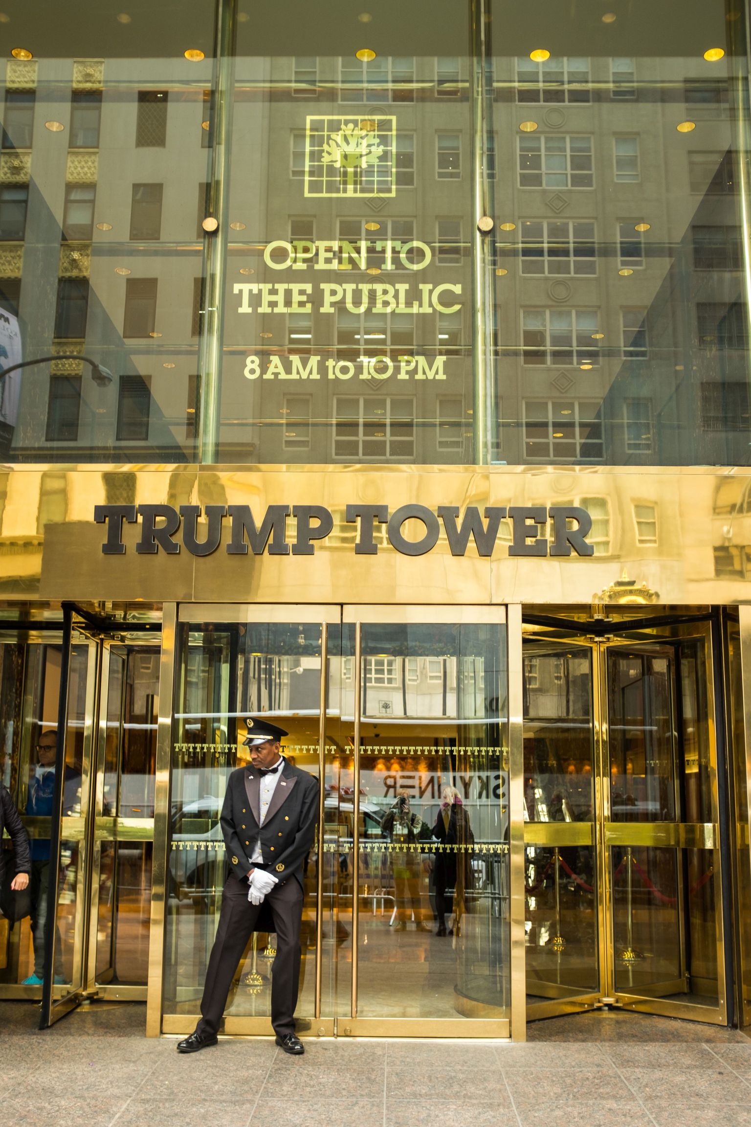 Valimiste lähenedes pakub kullasäras Trump Tower turistidele suuremat huvi.