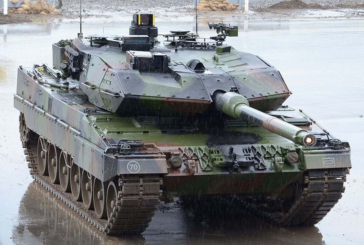 Leopard 2 A6.