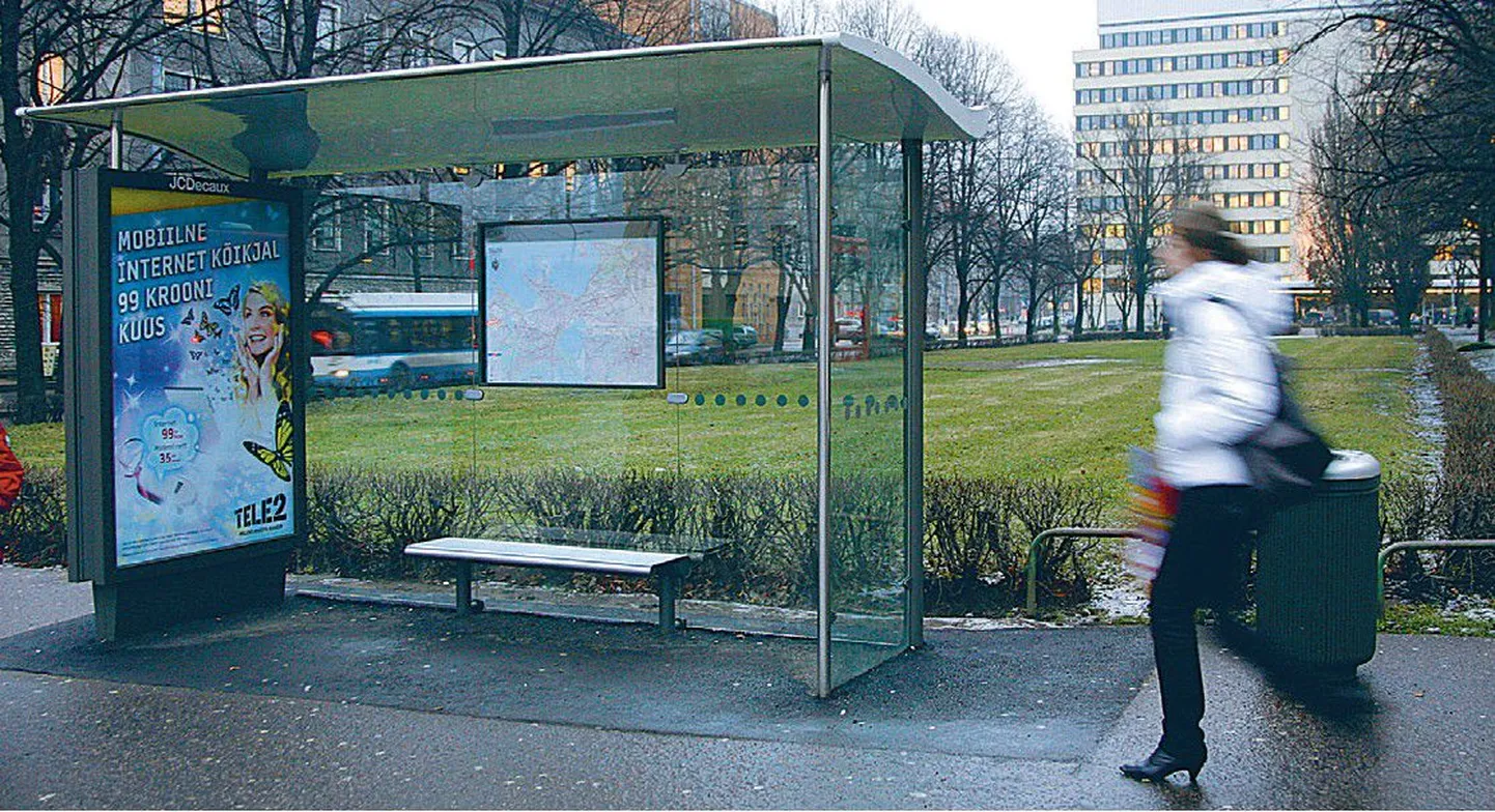 JCDecaux ähvardab linnast osa oma bussiootepavijone minema viia.