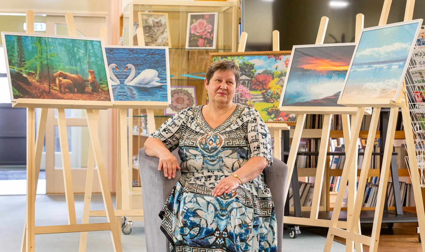Tatjana Žukova on tagasihoidlik inimene ega plaaninud oma pärlipiltidest näitust teha, kuid raamatukogu töötajate ettepanekul näitab neid nüüd meeleldi ka linnaelanikele.