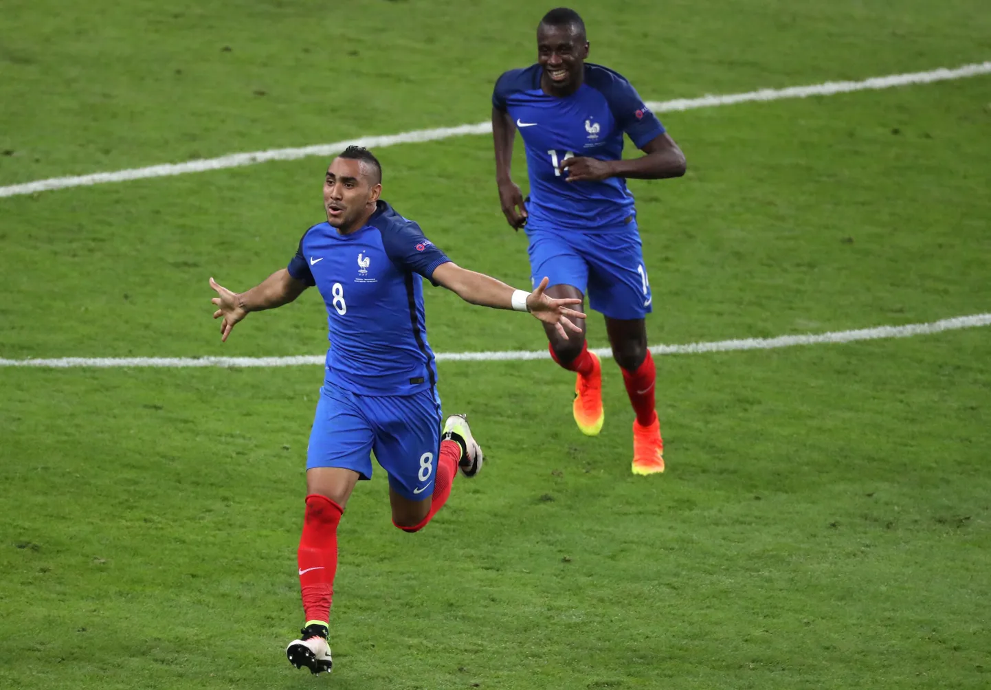 Dimitri Payet tähistamas Rumeenia vastu löödud võiduväravat.