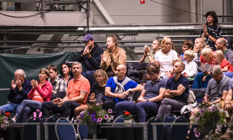 Räppar reket (lilla nokamütsiga) Tondi tennisekeskuses.