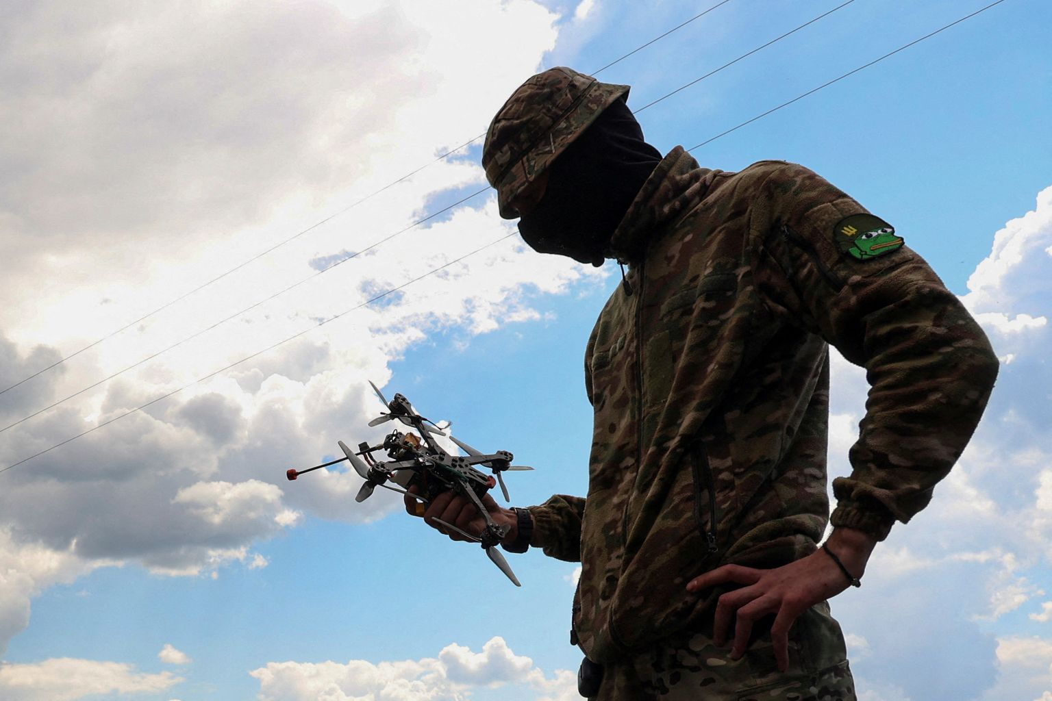 Украинский военный с дроном. Фото иллюстративное.