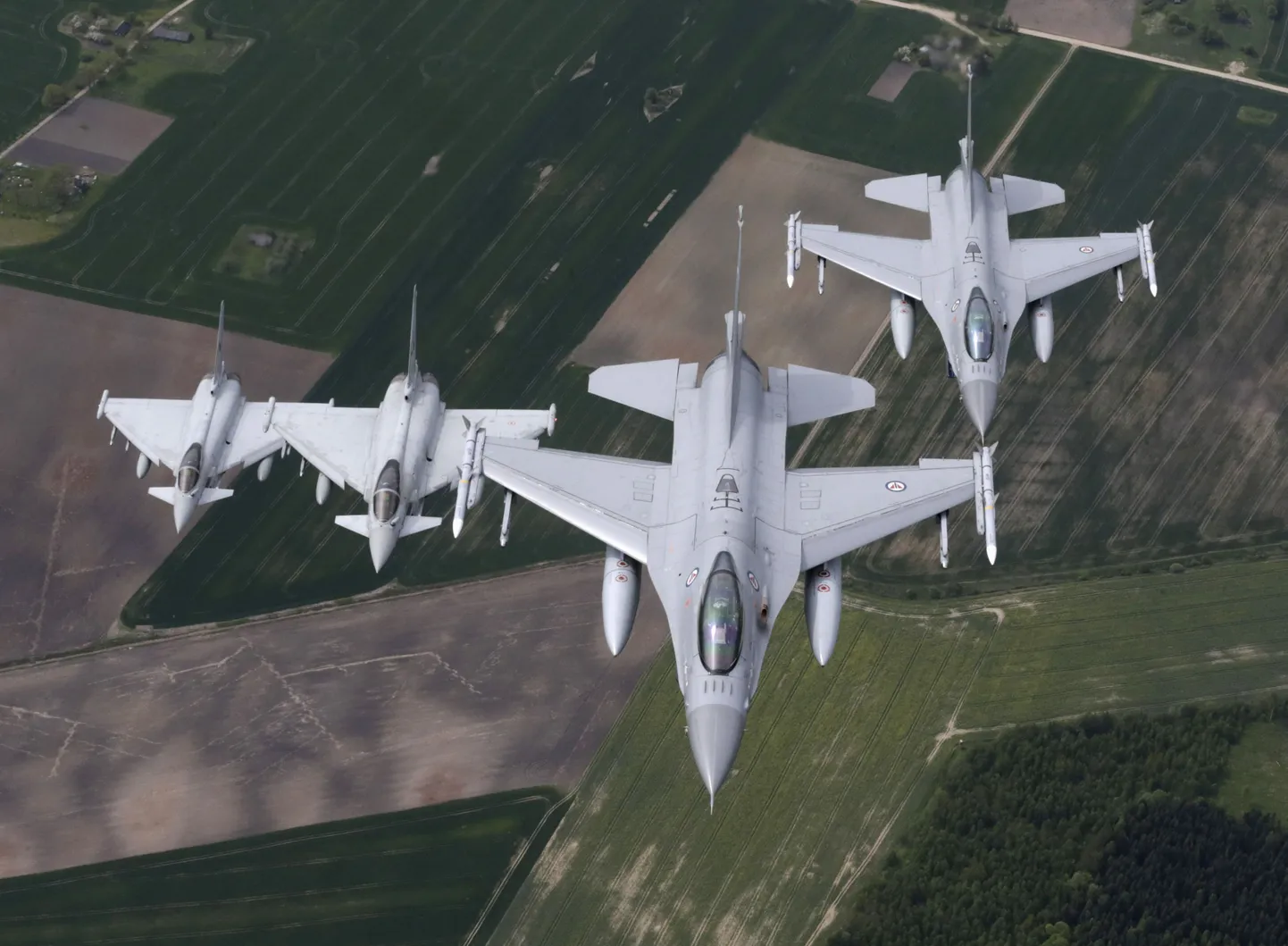 Истребители НАТО патрулируют воздушное пространство над Балтикой. Фото иллюстративное.