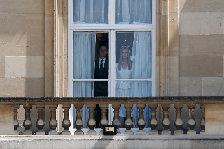 Ivanka Trump ja abikaasa Jared Kushner Buckinghami palees.