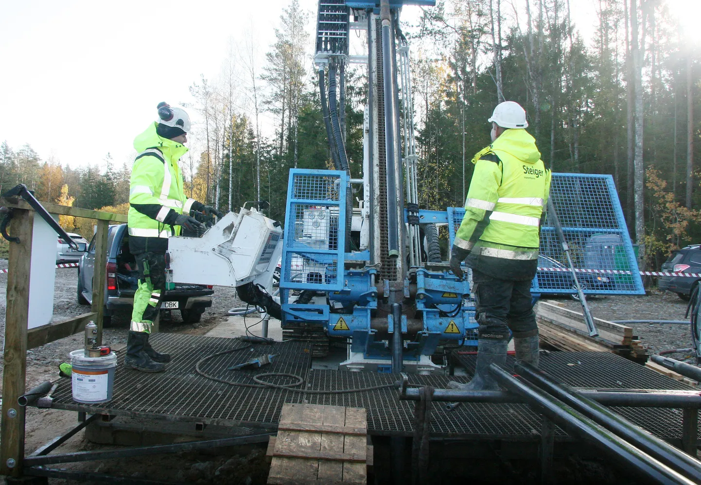 Maavarade uurimiseks rajatav 700 meetri sügavune puurauk.