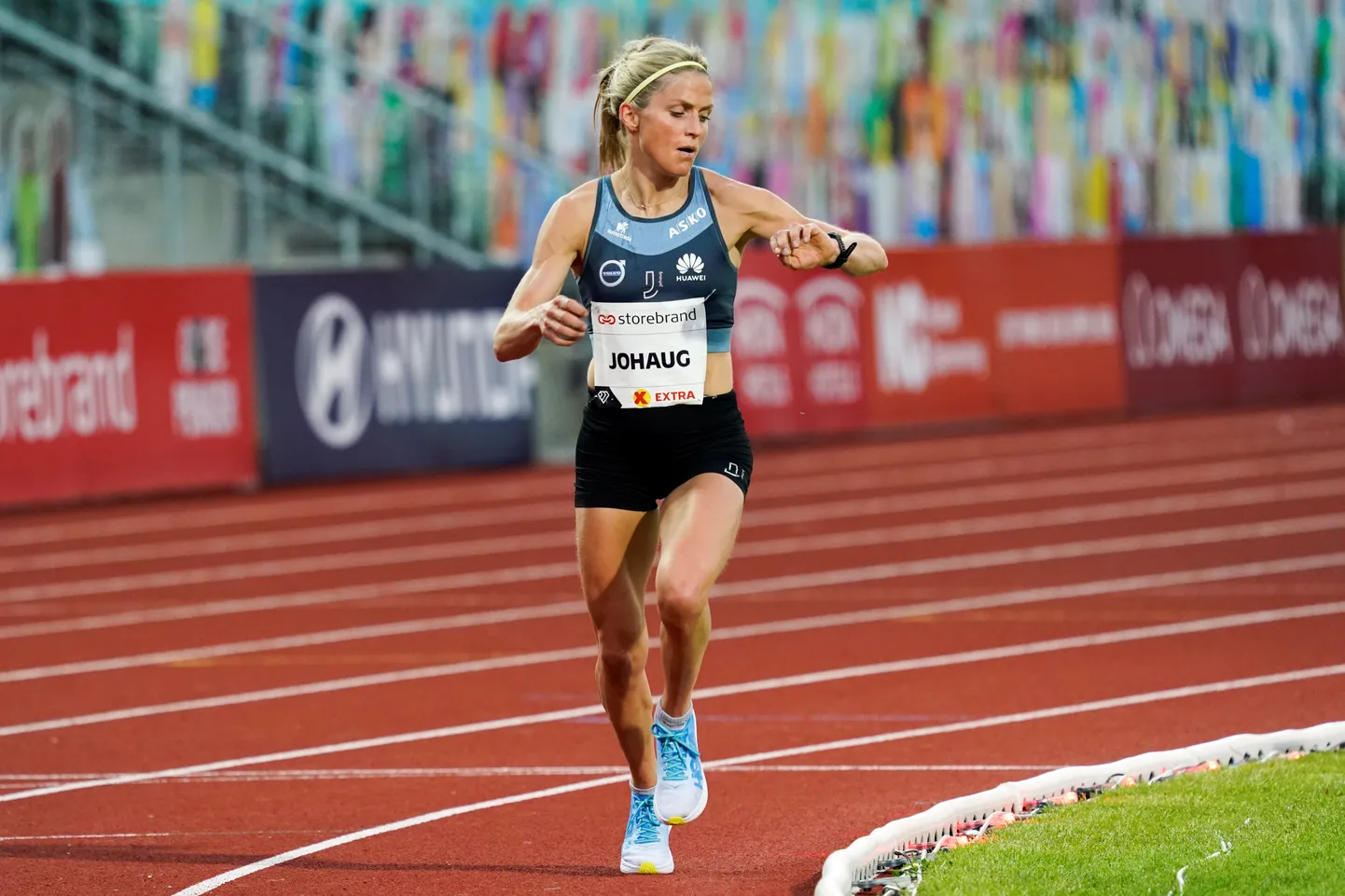 Therese Johaug mullu Oslos võistlustules.