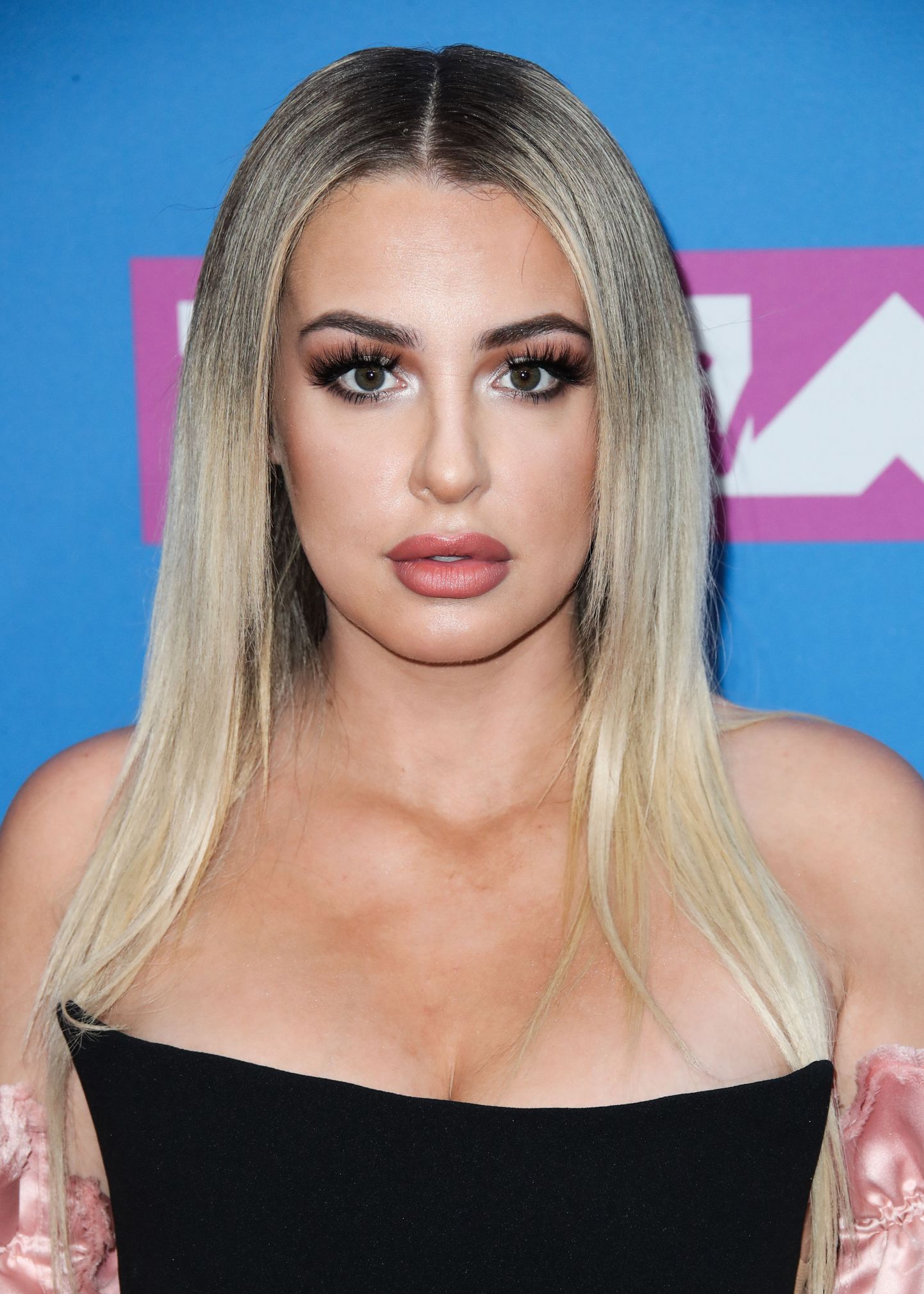 MANHATTAN, NEW YORK CITY, NY, USA - AUGUST 20: Tana Mongeau at the 2018 MTV Video Music Awards held at the Radio City Music Hall on August 20, 2018 in Manhattan, New York City, New York, United States. (Photo by Xavier Collin/Image Press Agency)