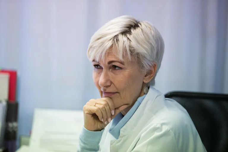 Елена Лейбур считает, что умирающего нужно каждый день как минимум один раз осматривать. Обычная сестринская помощь такую возможность предоставить не может.