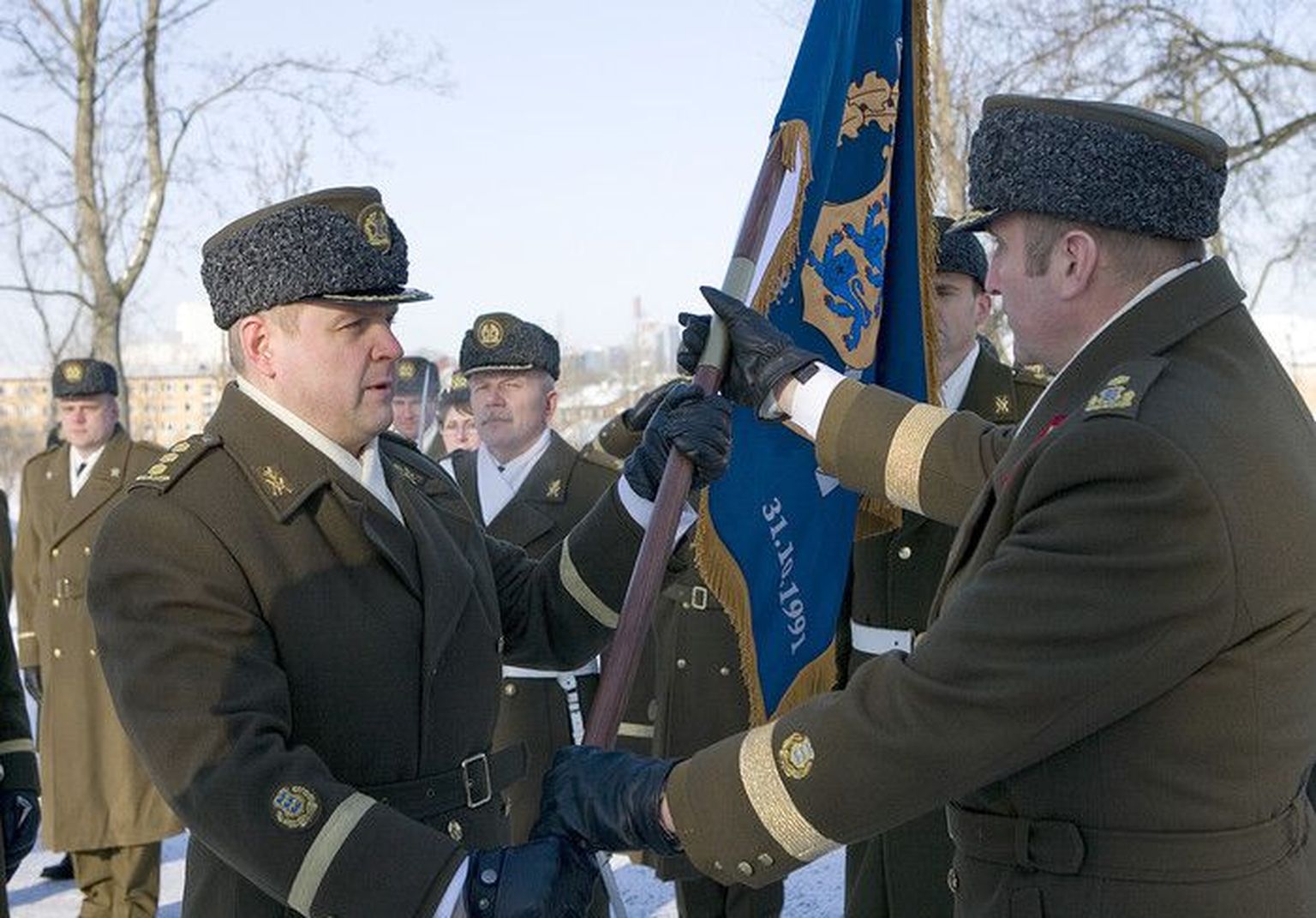 Kolonel Riho Terras tõotas 18. veebruaril 2011 hoida ja kaitsta kaitseväe peastaabi lippu.