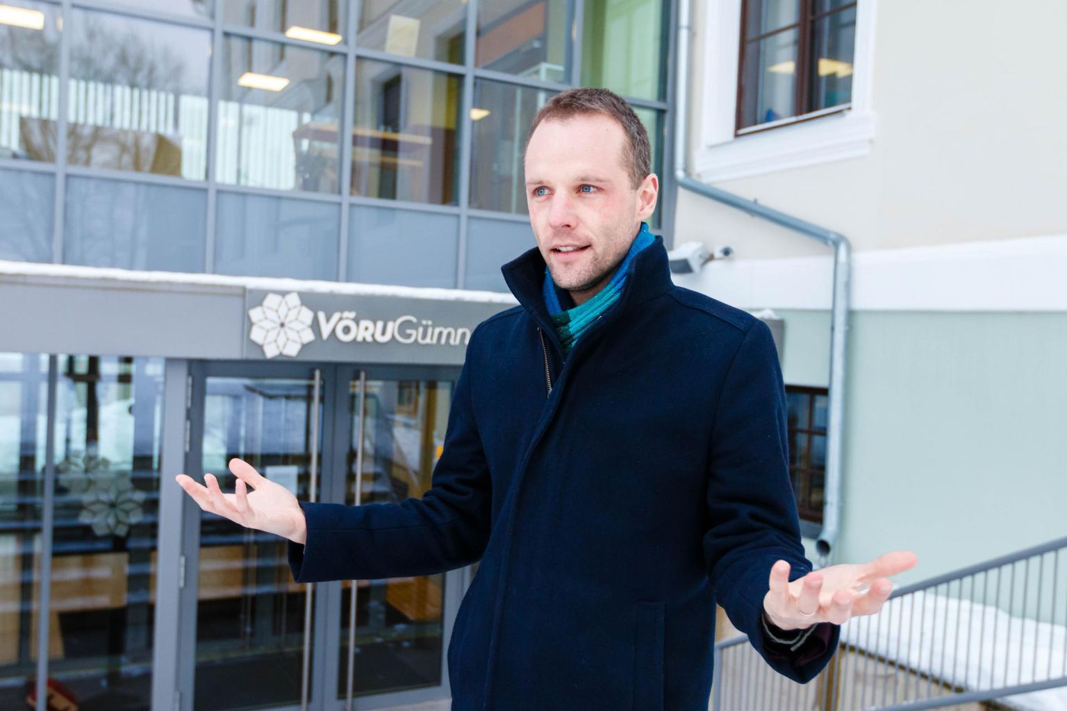 Võru gümnaasiumi direktor Karmo Kurvitsa sõnul jäävad valimiseelsetel kuudel kooli uksed poliitikutele suletuks.